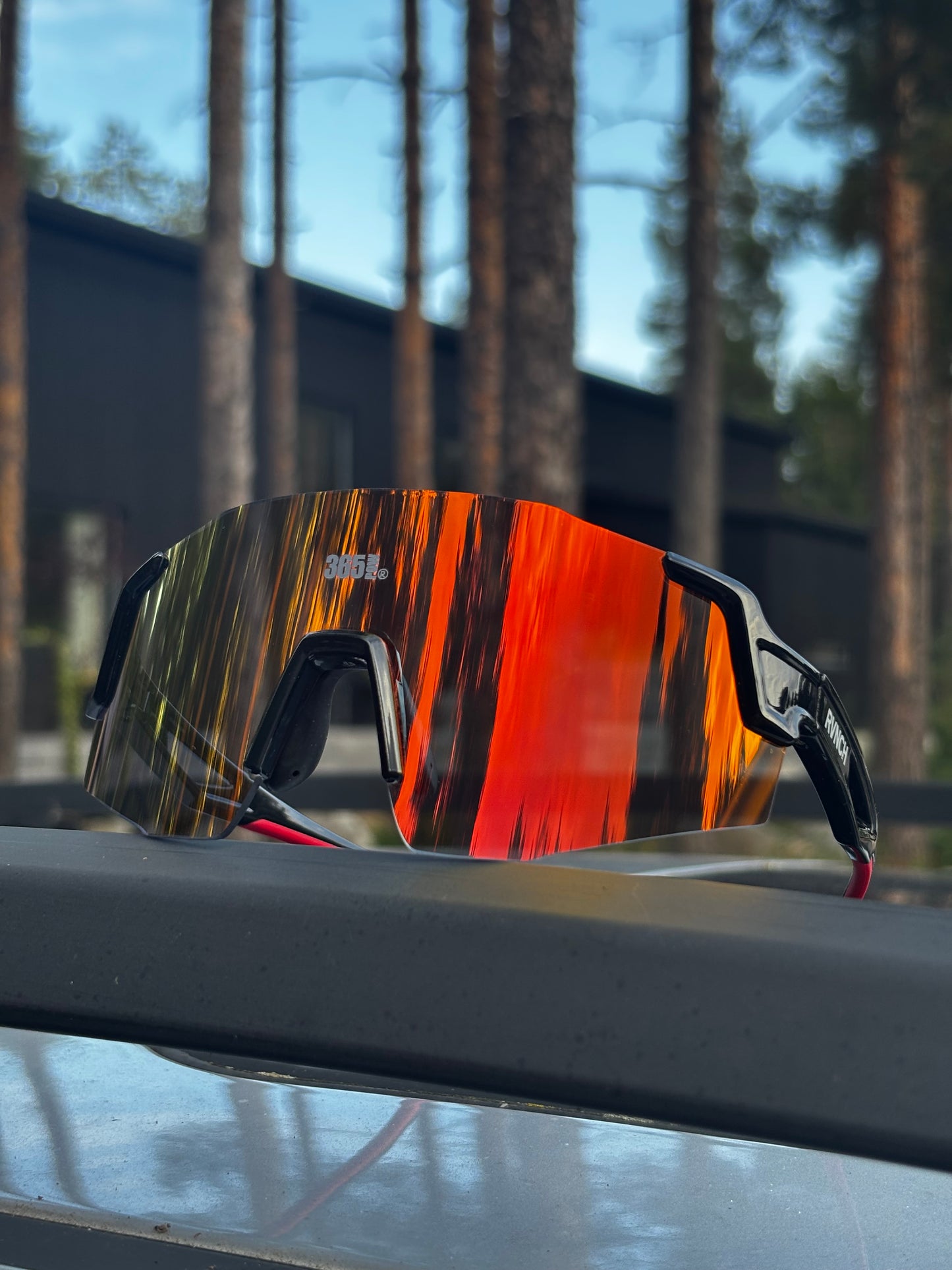 365pow-RVNCH Photochromic sunglasses / Black&Red